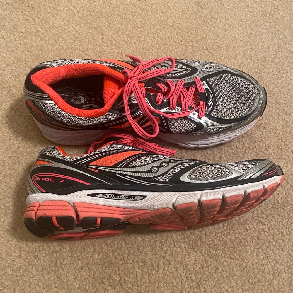 Saucony Womens Guide 7 S10227-5 Silver and Coral Running Shoes Sneakers Size 8.5